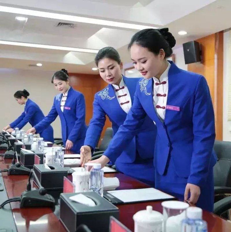 点亮舞台灯光与音响的租赁之旅